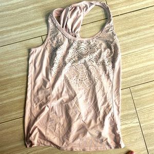 Lululemon workout tank.